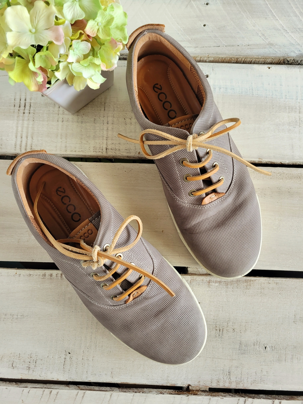 Ecco Taupe Lace-Up Sneakers with Tan Accents